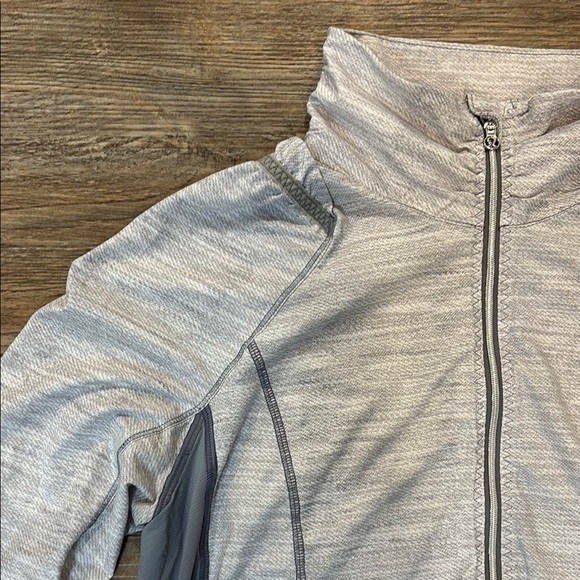 Lululemon Run White Fossil Nada Jacket Lightweight Running Women's Size 8 EUC - Picture 7 of 15